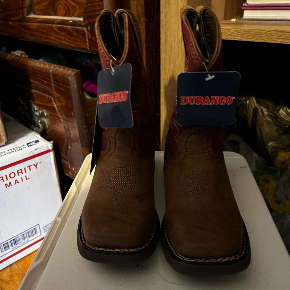 NWT girls boots